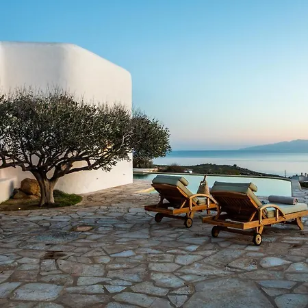 The Mykonist Lia Beach